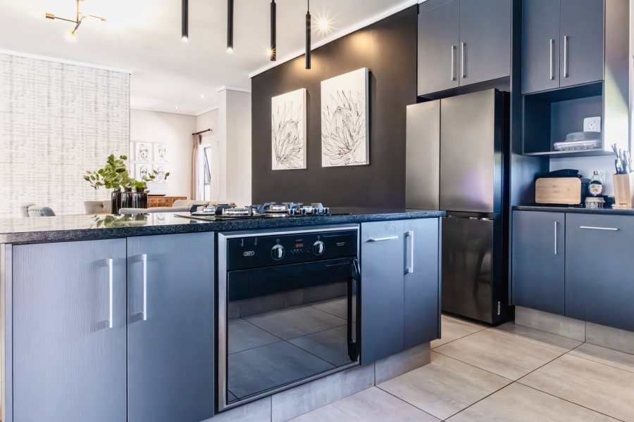 4 Bedroom Property for Sale in Earls Court Lifestyle Estate Western Cape
